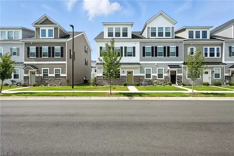 423 Asuza St, Chesapeake, VA 23323