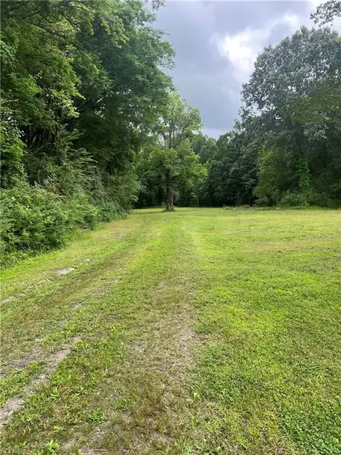 435 Gallbush Rd, Chesapeake, VA 23322