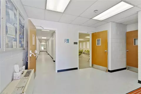 Entry Way - 1228 Todds Ln, Hampton, VA 23666 photo 6 of 7