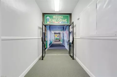 Entry Way - 1228 Todds Ln, Hampton, VA 23666 photo 4 of 7
