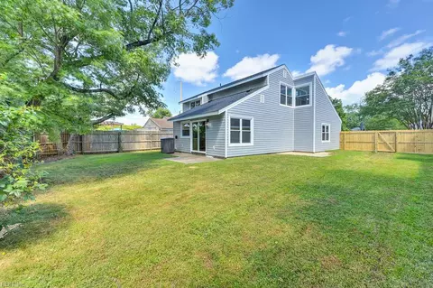 696 Orangewood Dr, Virginia Beach, VA 23456