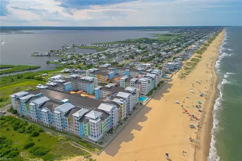3738 Sandpiper Rd #216B, Virginia Beach, VA 23456