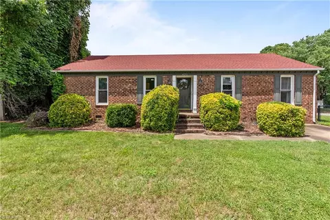 421 Mccosh Dr, Chesapeake, VA 23320
