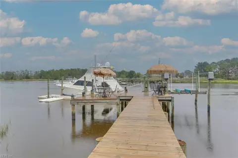 2007 Kelsey Bay Ct, Chesapeake, VA 23323