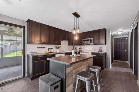 705 Coach House Ct, Virginia Beach, VA 23452