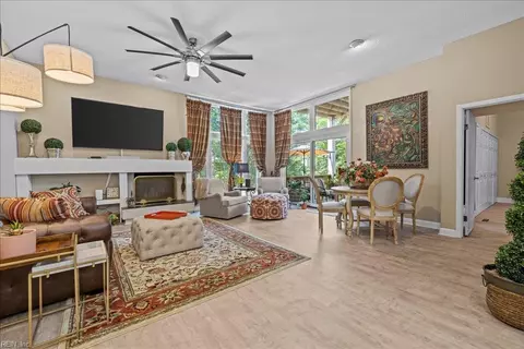 696 Mowbray Arch Arch #230, Norfolk, VA 23507