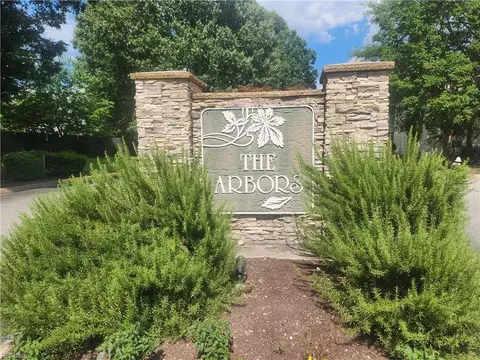566 Candle Ln #103, Newport News, VA 23608