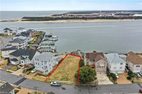 9622 Bay Point Dr, Norfolk, VA 23518