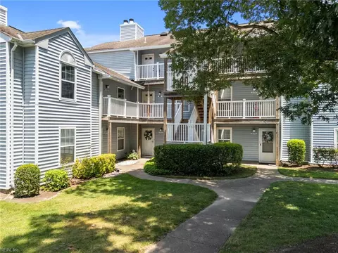 2110 Retreat Ct, Virginia Beach, VA 23454