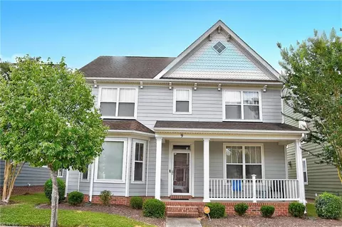 9 Rockingham Dr, Hampton, VA 23668