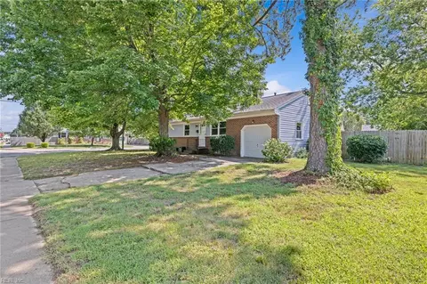 720 Essex Park Dr, Hampton, VA 23669