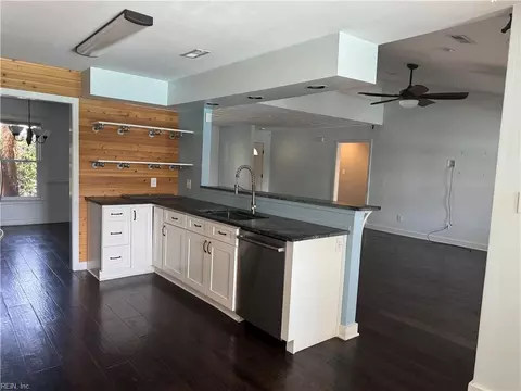 1208 Copper Stone Cir, Chesapeake, VA 23320
