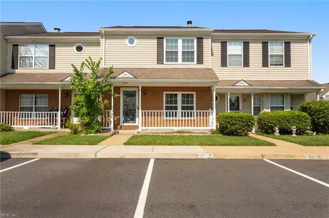 202 Monument Ct, Yorktown, VA 23693