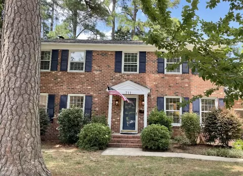 711 Village Green Pw Pkwy, Newport News, VA 23602