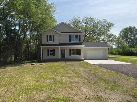 2816 Manning Rd, Suffolk, VA 23434