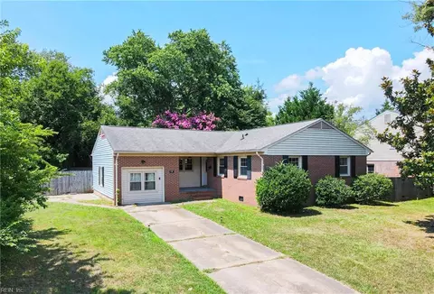 777 Selkirk Dr, Newport News, VA 23602