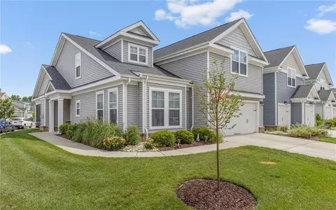 4639 Longleaf Pl, Chesapeake, VA 23321