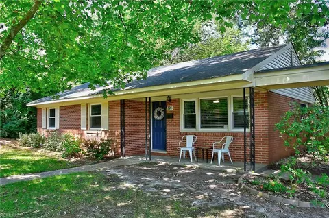191 Iroquois Rd, Virginia Beach, VA 23462