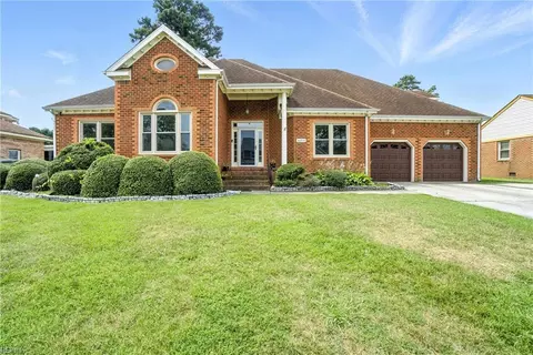 4125 Lakeview Dr, Chesapeake, VA 23323