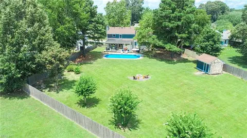 805 Saddleback Trail Rd, Chesapeake, VA 23322