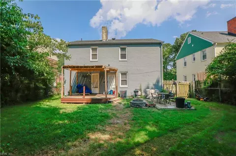 Exterior - 117 Barksdale Rd, Hampton, VA 23669 photo 4 of 6