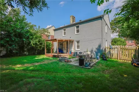 Exterior - 117 Barksdale Rd, Hampton, VA 23669 photo 5 of 6