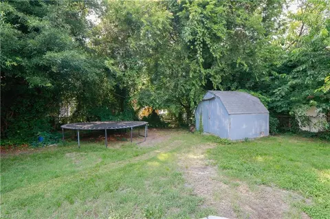 Exterior - 117 Barksdale Rd, Hampton, VA 23669 photo 6 of 6