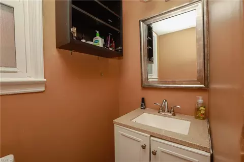 Bath - 117 Barksdale Rd, Hampton, VA 23669 photo 1 of 4