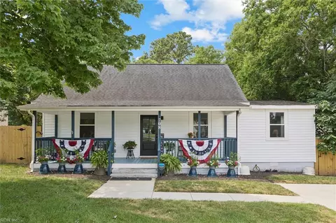 708 S Church St, Smithfield, VA 23430