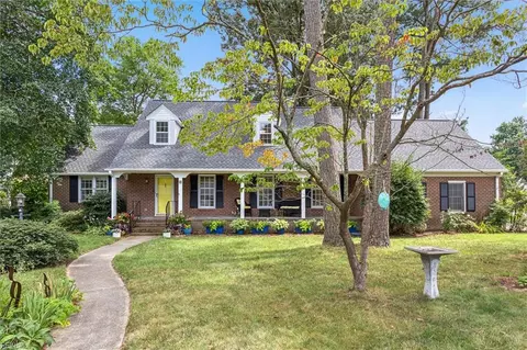 2 Glen More Dr, Poquoson, VA 23662