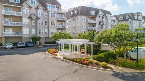 2308 Mariners Mark Way #203, Virginia Beach, VA 23451