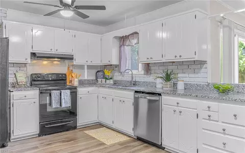 548 Rosemont Rd S, Virginia Beach, VA 23452