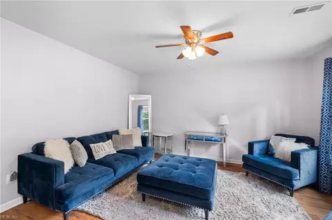 15 Old Church Cir, Portsmouth, VA 23703