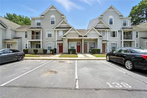 824 Whistling Swan Dr, Virginia Beach, VA 23464