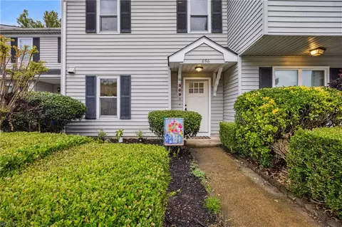 656 Aubrey Dr, Virginia Beach, VA 23462