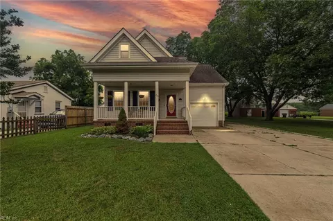 233 Cary St, Smithfield, VA 23430