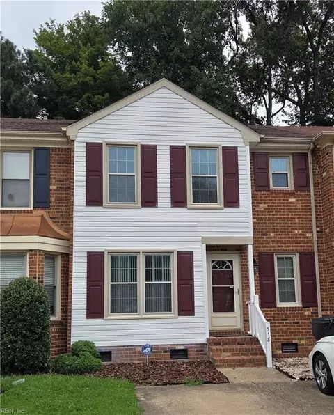 518 Mulligan Dr, Virginia Beach, VA 23462