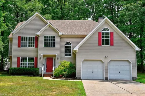 613 Sandcastle Way, Chesapeake, VA 23320