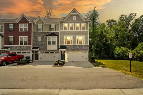932 Parley Pl, Chesapeake, VA 23323