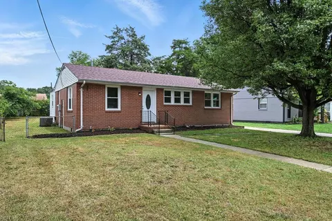 1207 Drayton Rd, Chesapeake, VA 23324