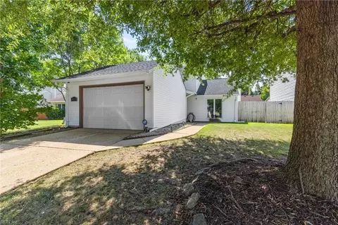 820 Crashaw St, Virginia Beach, VA 23462