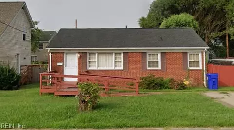 211 Maple Ave, Newport News, VA 23607