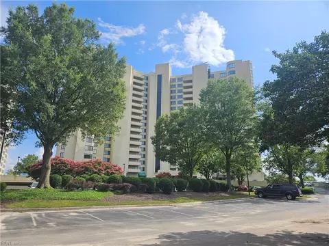 7505 River Rd #3C, Newport News, VA 23607