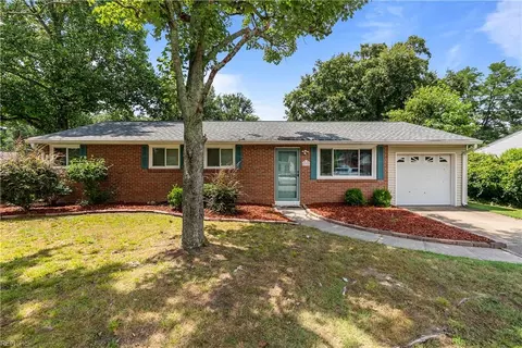 135 Goldcrest Dr, Chesapeake, VA 23325