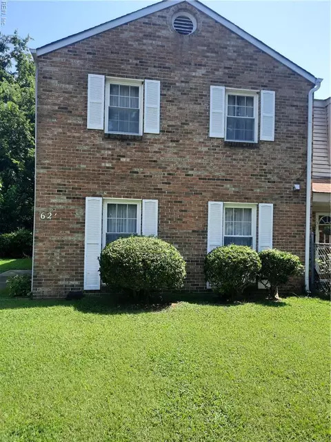 626 Red Horse Ln, Virginia Beach, VA 23462