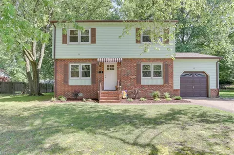 43 Lakeshore Dr, Newport News, VA 23608