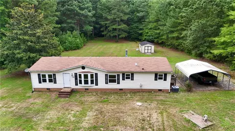 129 Chesapeake Dr, White Stone, VA 22578