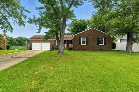 203 Cherokee Ct, Newport News, VA 23608