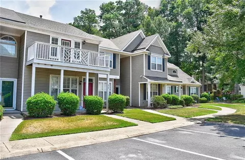 676 Windbrook Cir, Newport News, VA 23602