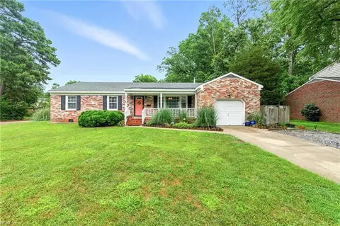 924 Lacon Dr, Newport News, VA 23608